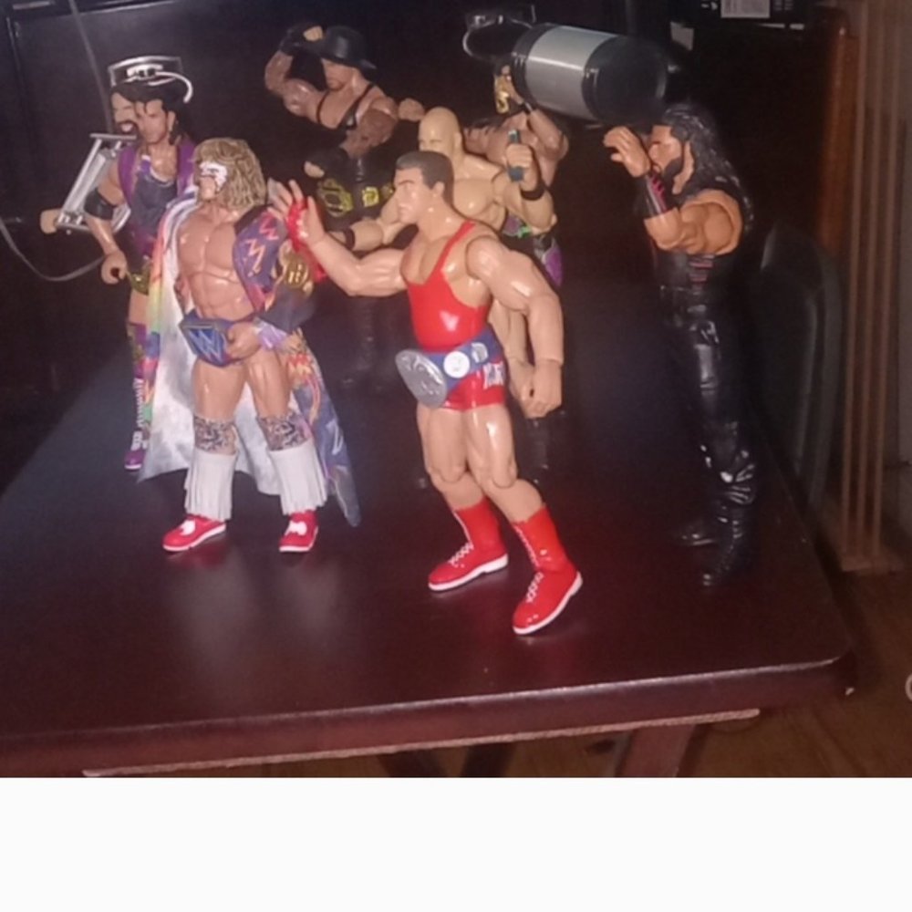 Wrestling figurines